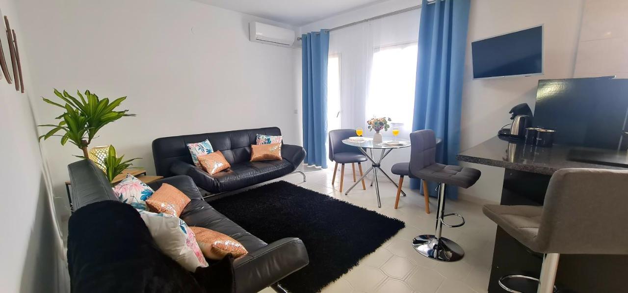 Precioso Apartamento Con Piscinas Y Vistas Al Mar. Benalmadena Exterior photo