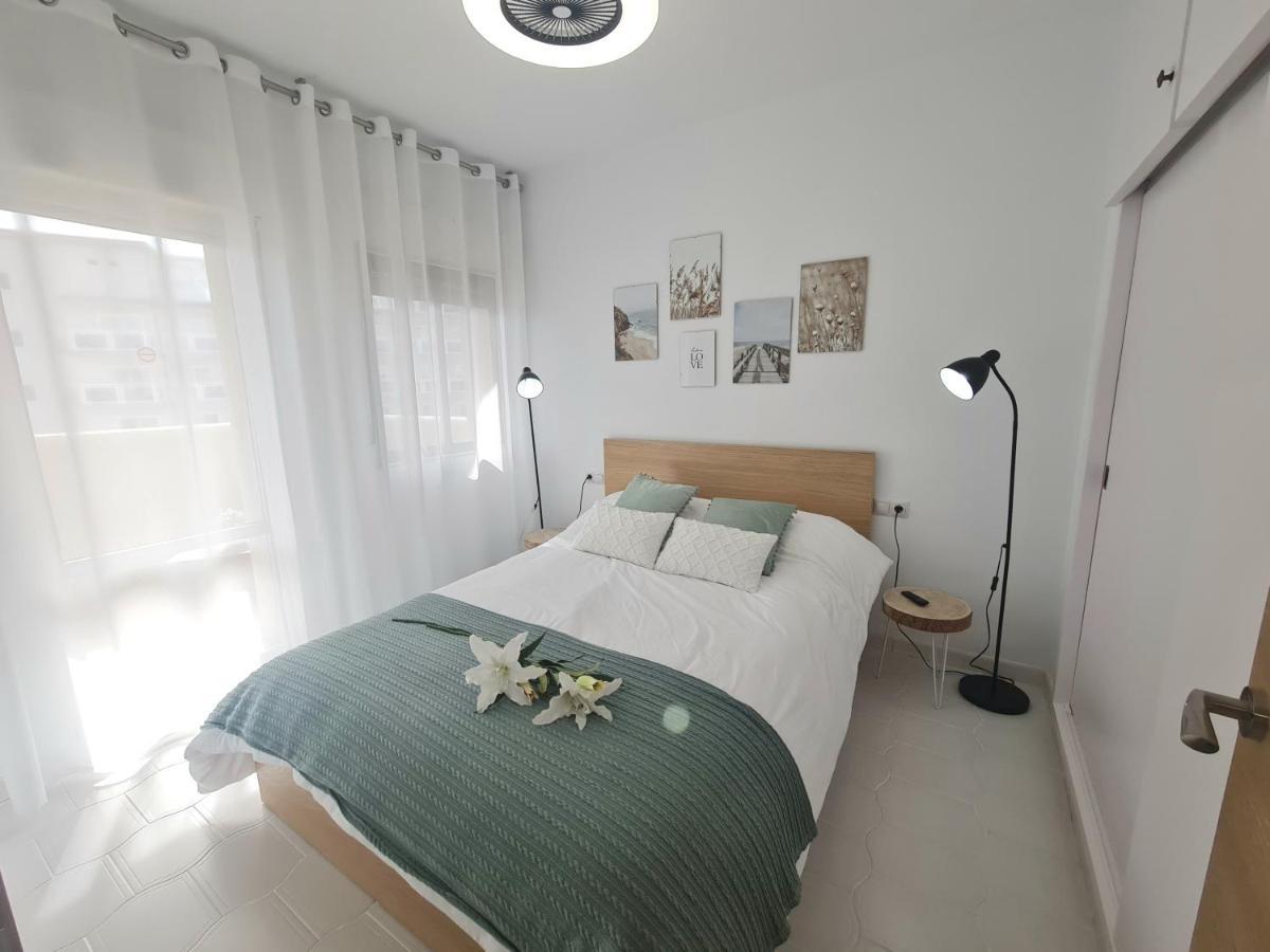 Precioso Apartamento Con Piscinas Y Vistas Al Mar. Benalmadena Exterior photo
