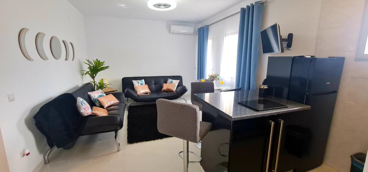 Precioso Apartamento Con Piscinas Y Vistas Al Mar. Benalmadena Exterior photo